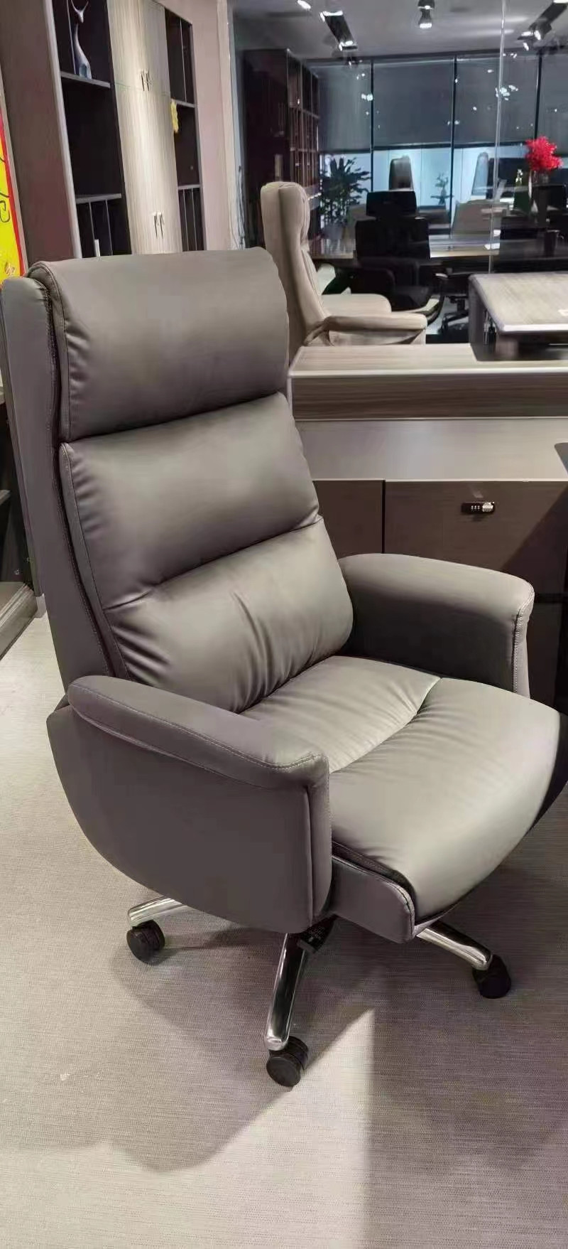 经理总栽办公椅