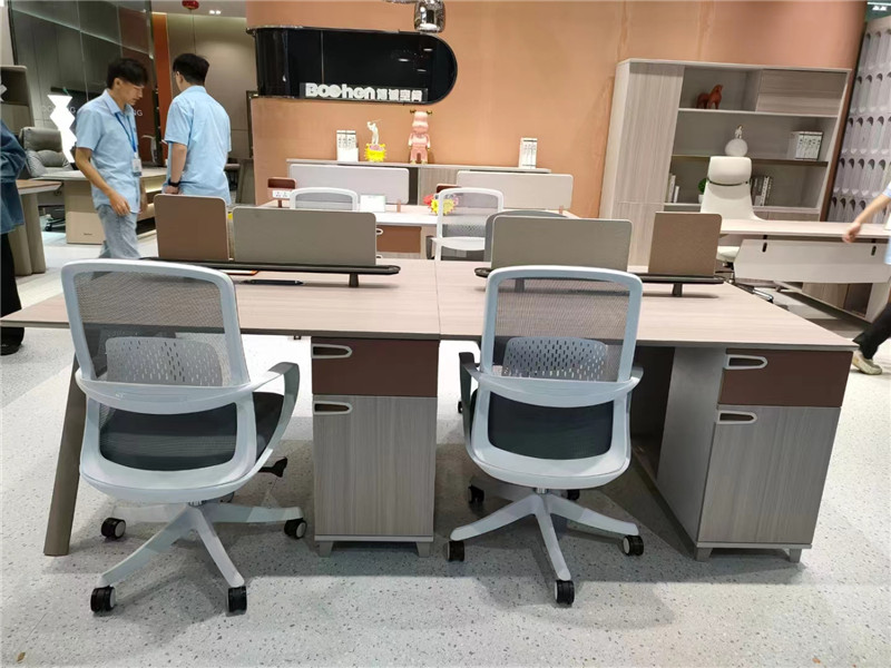 开放式办公工位