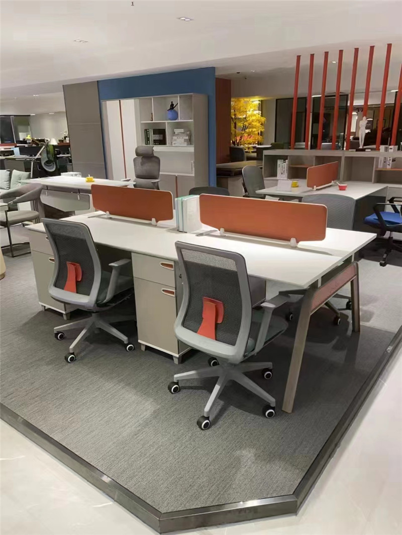 开放式办公工位