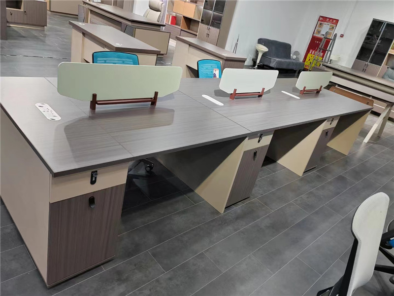 开放式办公工位