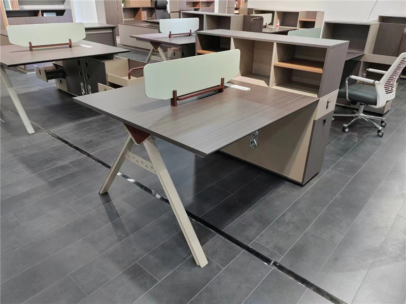 开放式办公工位