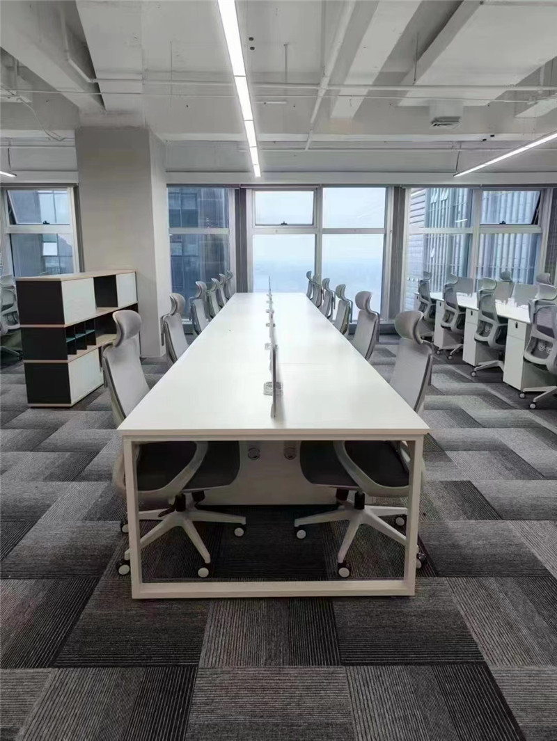 开放式办公工位