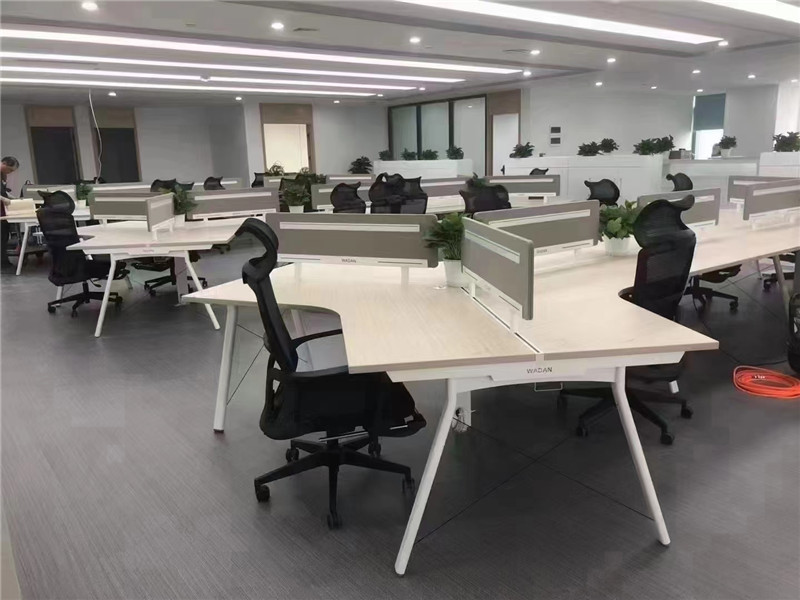 屏风式办公工位