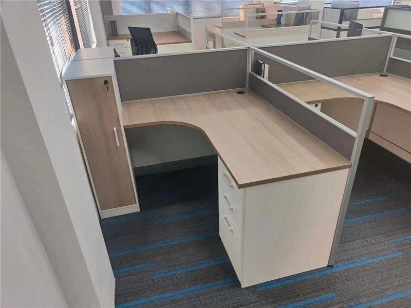 屏风式办公工位