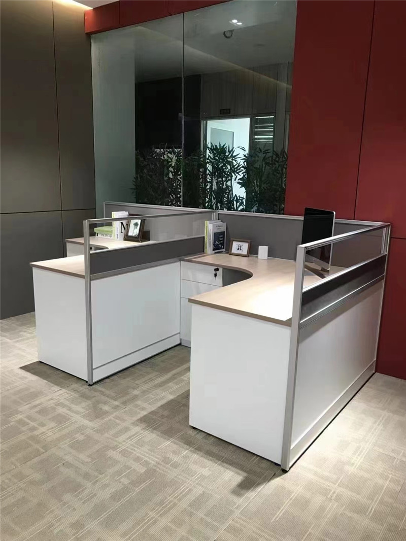 屏风式办公工位