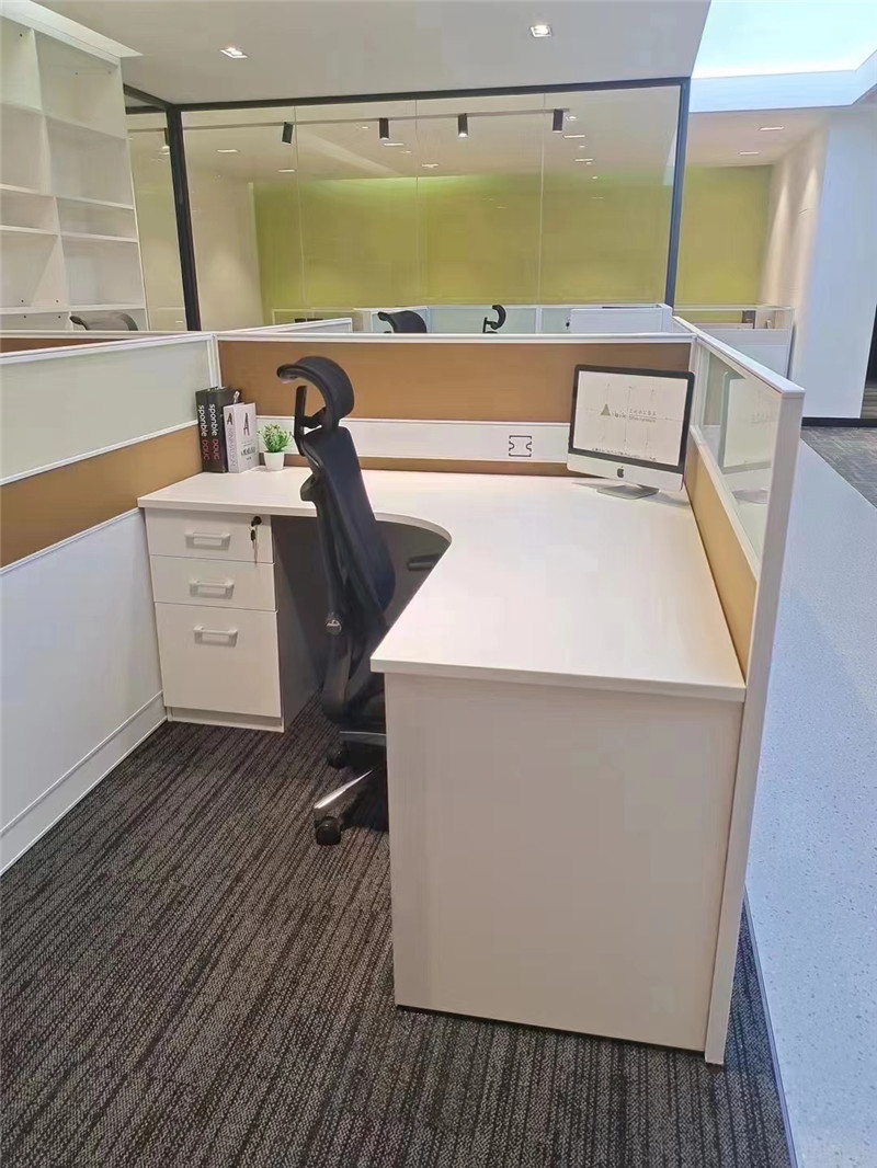 屏风式办公工位