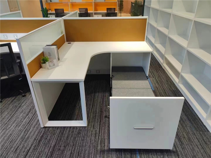 屏风式办公工位